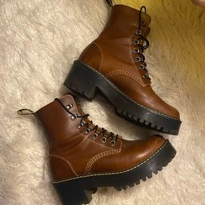 Dr Marten Leona platform boot brown size 9